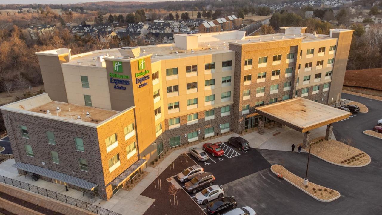 Holiday Inn Express & Suites Charlottesville By Ihg Exterior photo