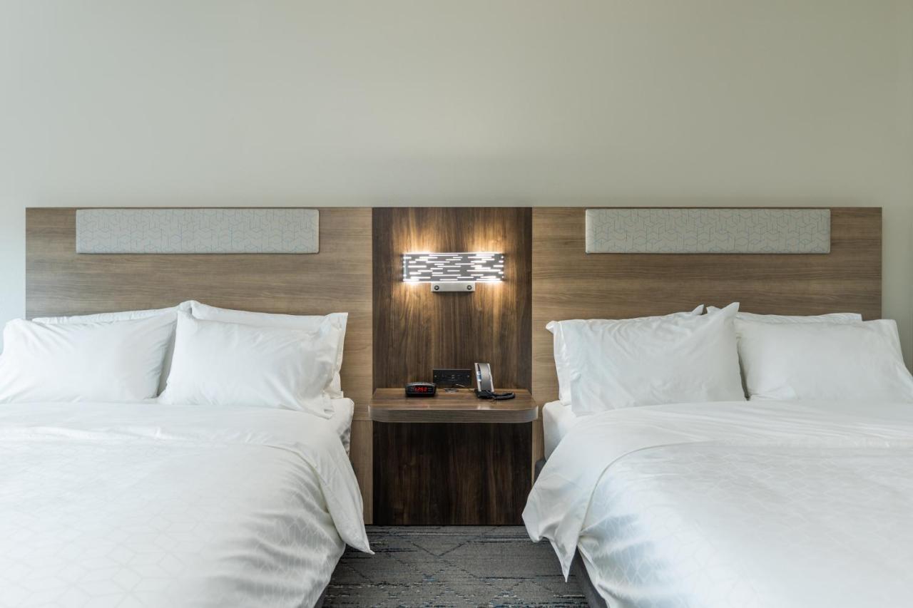Holiday Inn Express & Suites Charlottesville By Ihg Exterior photo