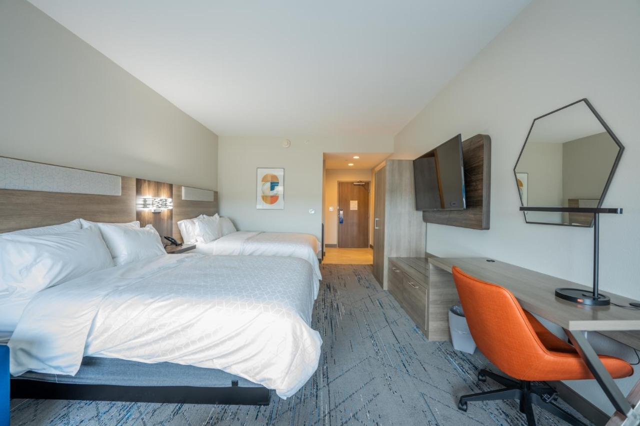 Holiday Inn Express & Suites Charlottesville By Ihg Exterior photo