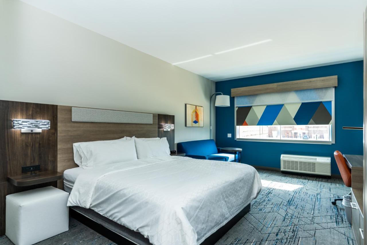 Holiday Inn Express & Suites Charlottesville By Ihg Exterior photo