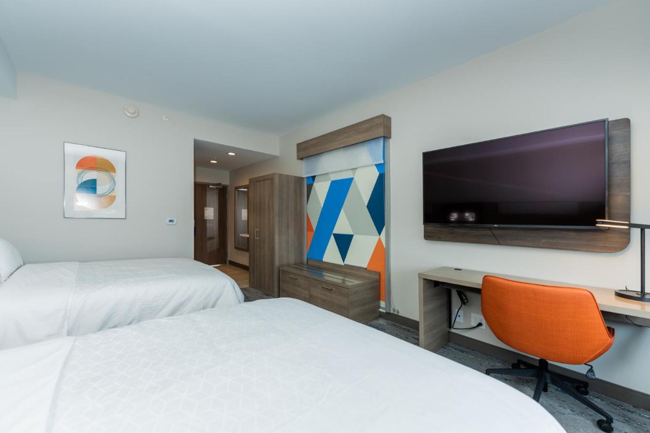 Holiday Inn Express & Suites Charlottesville By Ihg Exterior photo