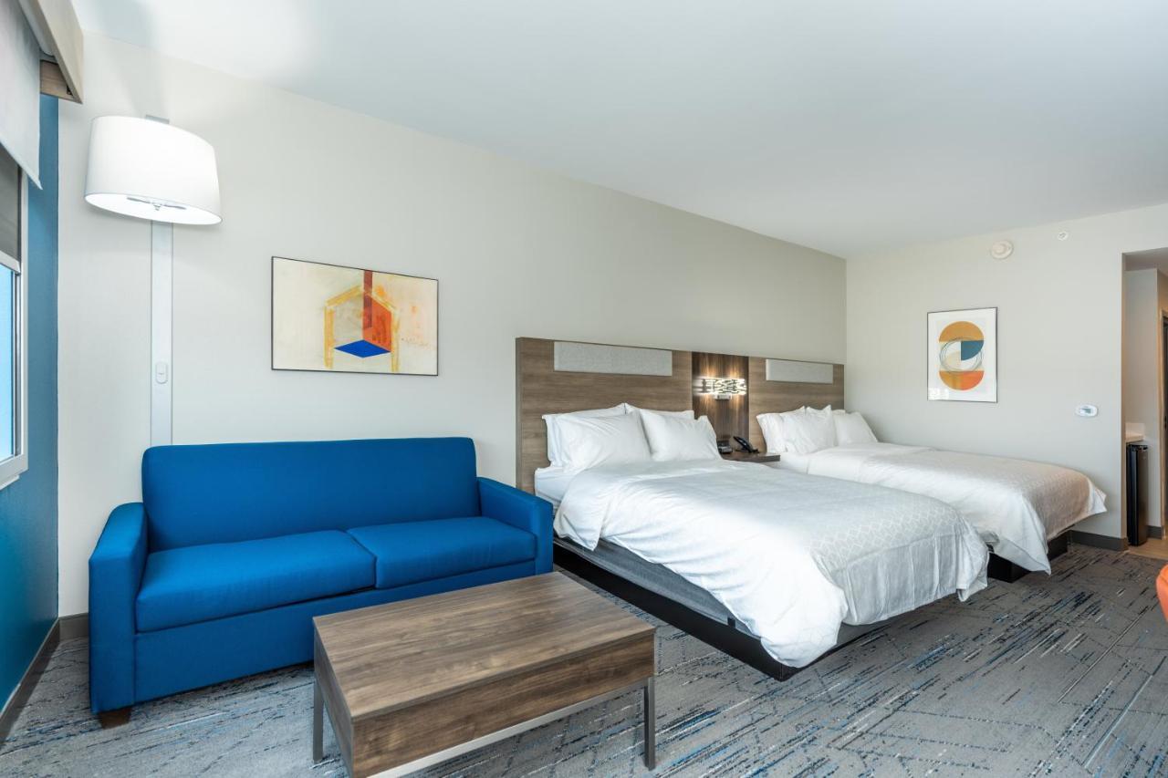 Holiday Inn Express & Suites Charlottesville By Ihg Exterior photo